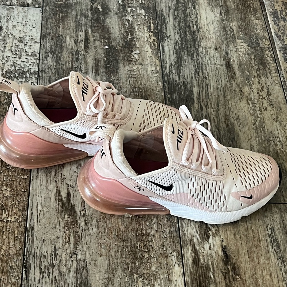 Nike Women's Pink Air Max 270 Shoes